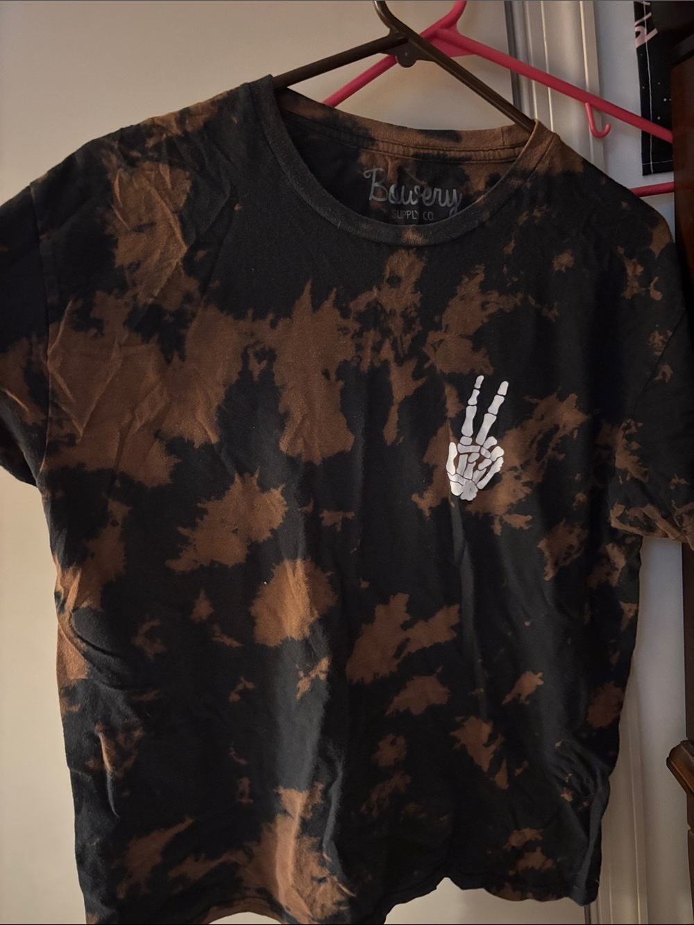 Bowery Black & Brown Tie-Dye Tee with Peace Hand Graphic